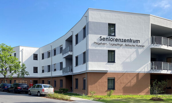 Visualisierung Seniorenzentrum Arndtstraße Balkone und Park von Plankonzept GmbH